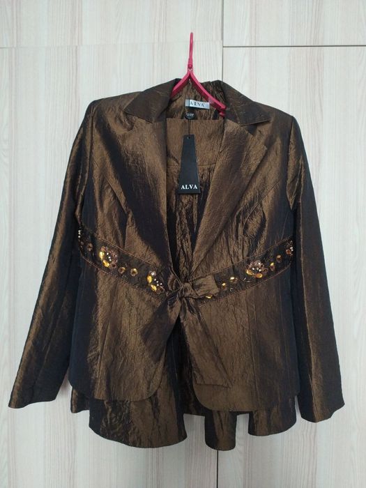 Костюми ALVA р. 50 /48/ піджак, спідниця / дві моделі/