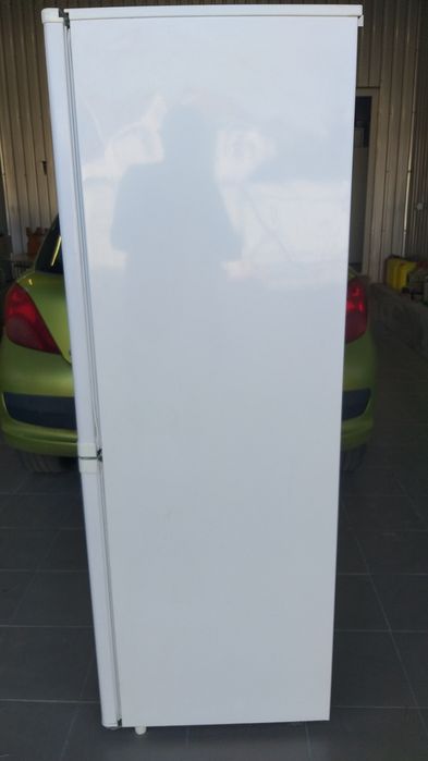 Холодильник двух камерный