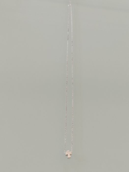 Lindo colar de prata com cruz