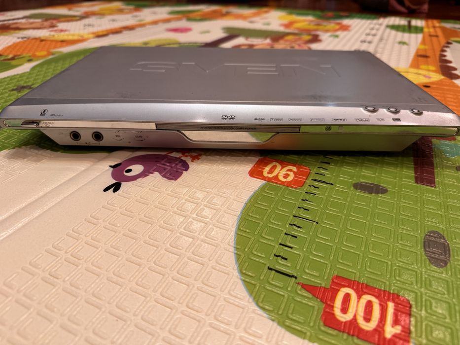 Продам DVD програчач Sven