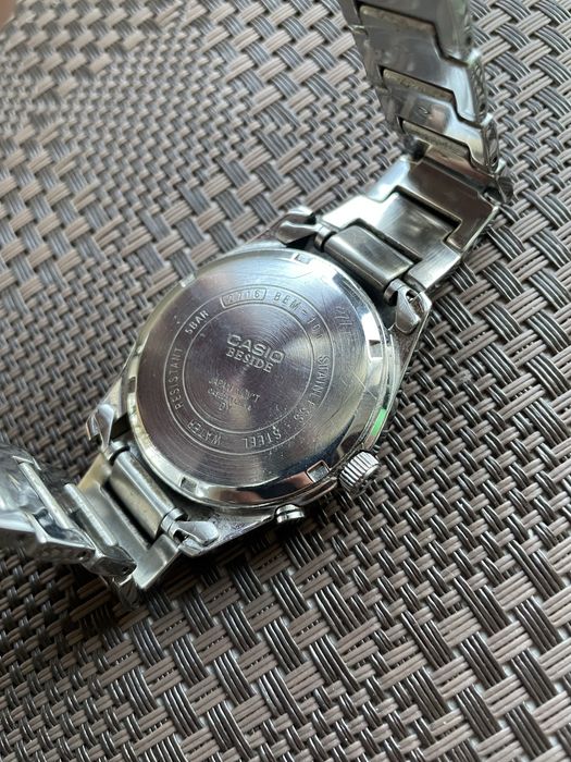 Чоловічий годинник Casio