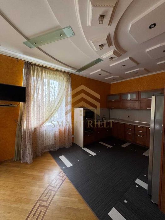 Продаж розкішного будинку для великої родини на Половках! Код: 16788
