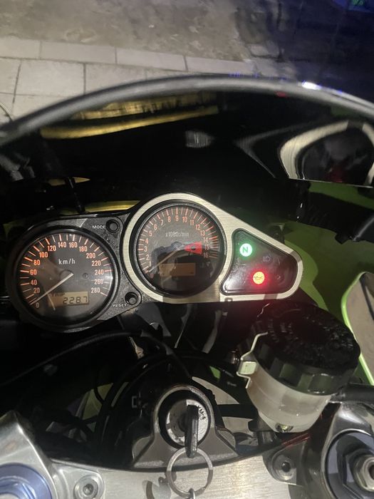 Продам  Кавасаки  Zx 6R