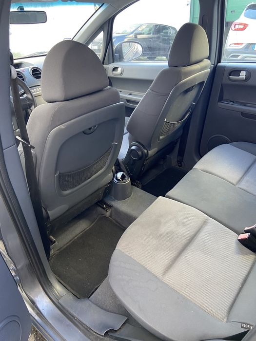 Mitsubishi Colt 2004