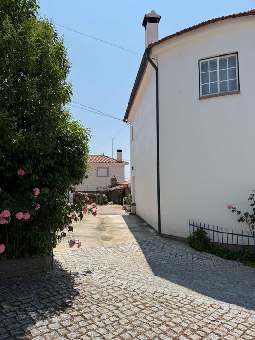 Vende-se moradia t3 em Pínzio, mobilada