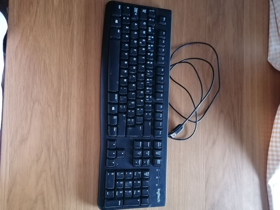 Teclado usado lochitec512406521056471042