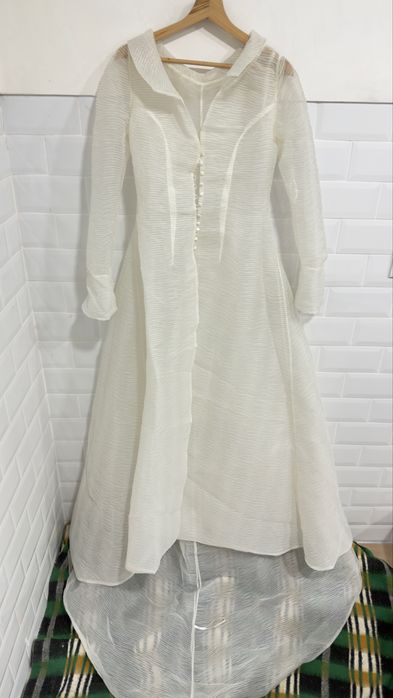 Vestido de noiva novo com casaco