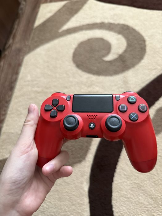 PlayStation 4 Slim 1TB + 2 джойстики + ігри