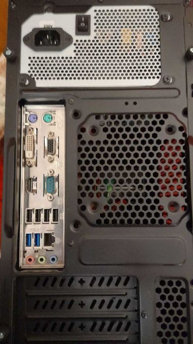 Системний блок Intel Core i5 Загальна кількість ядер: 4