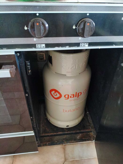 GRÁTIS — Fogão a gás de 6 bicos Savana, com forno