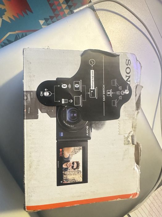 Câmera de Filmar e Fotografia Sony ZV-1