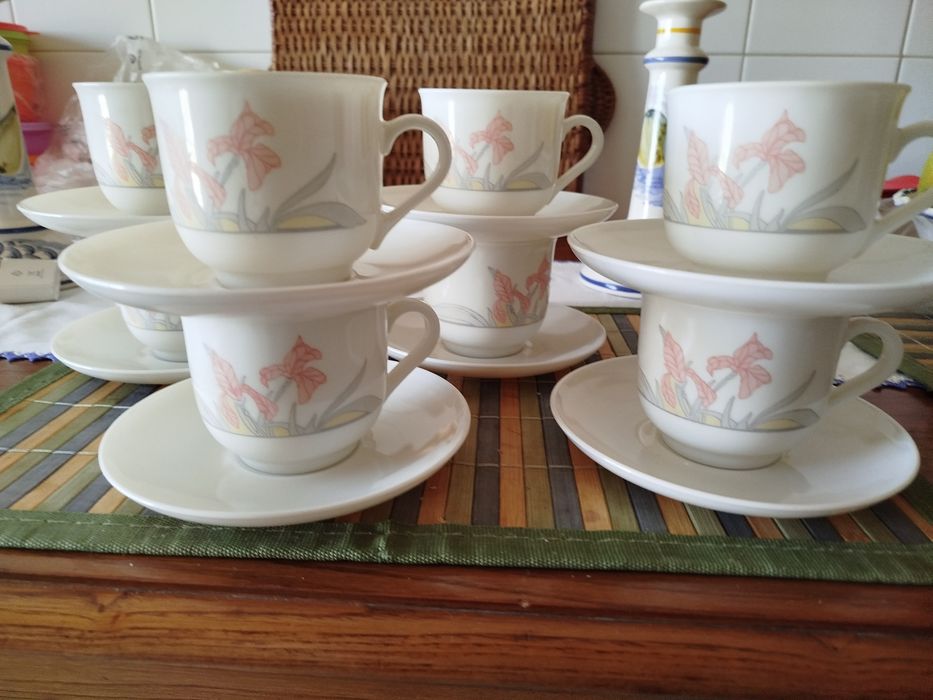 Eight Breakfast Cups in Pyrex