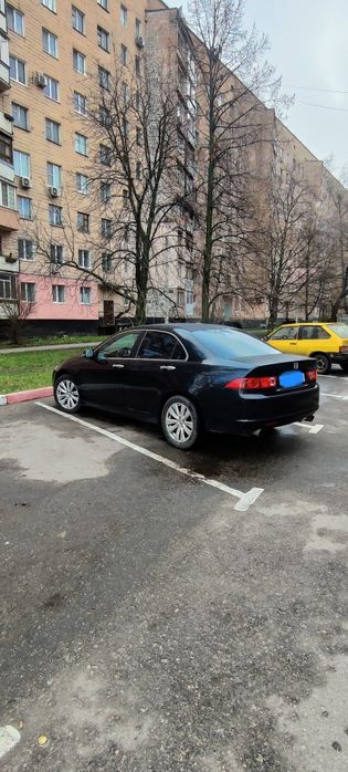 Продам машину Хонда аккорд 7