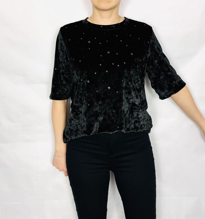 Czarna aksamitna bluzka w gwiazdki L 40