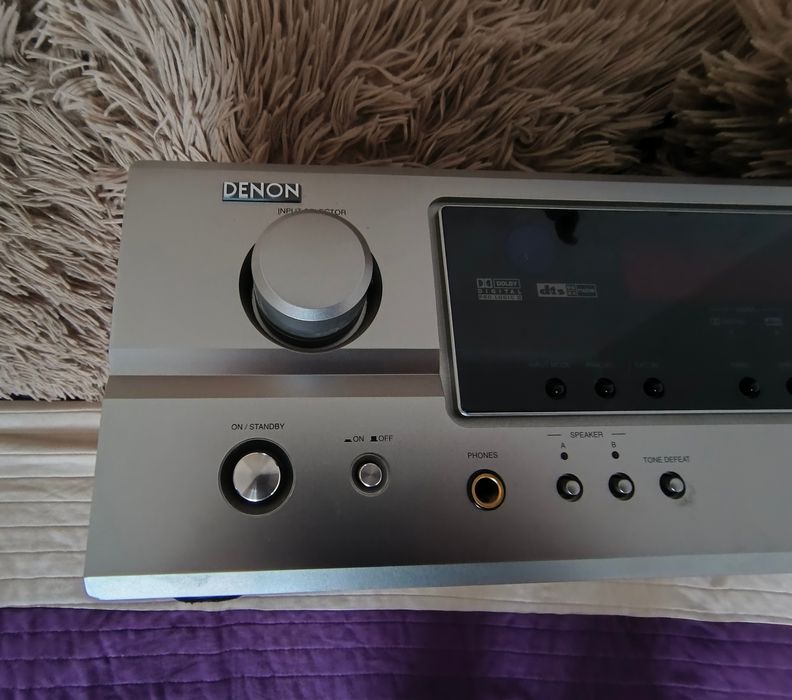 Sprzedam używany amplituner kina domowego Denon AVR-1306.