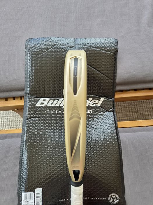 Bullpadel Vertex 04 W