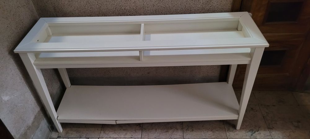 Consola Liatorp IKEA em bom estado para restauro