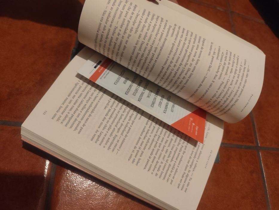 Livros Paula Hawkings