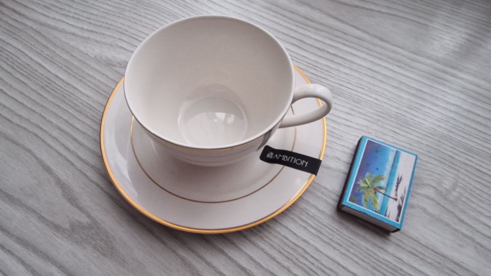 Piękna, nowa porcelanowa filiżanka AMBITION Aura Gold