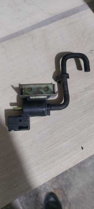 Клапан вакууму  mazda 626 gf 2.0 benzun 1998p