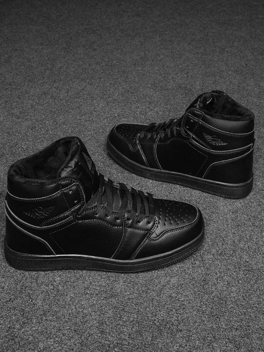 Зимові високі кросівки