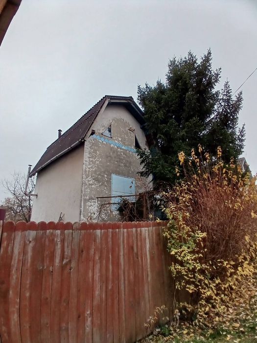 Продається 2-поверховий дачний будинок Хриплин