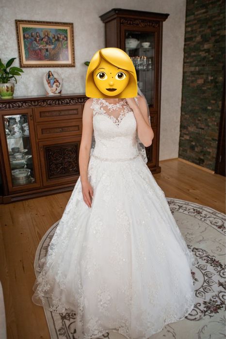 Весільне плаття колір айворі