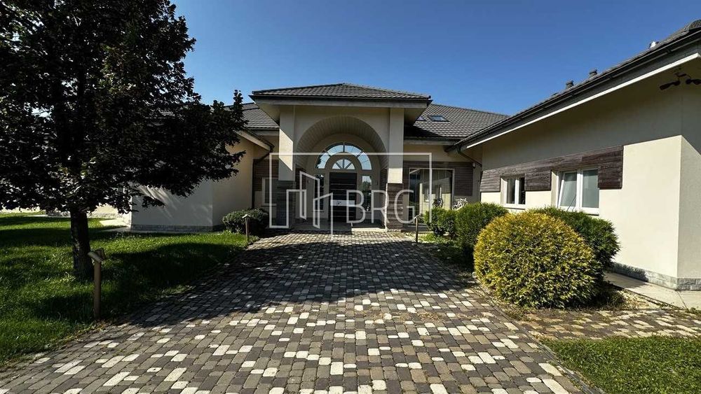 Продажа дома с бассейном 70 соток Ходосеевка без комиссии