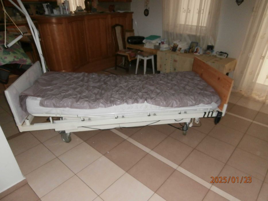 Łóżko rehabilitacyjne regulowane z pilotem+materac+materac odleżynowy