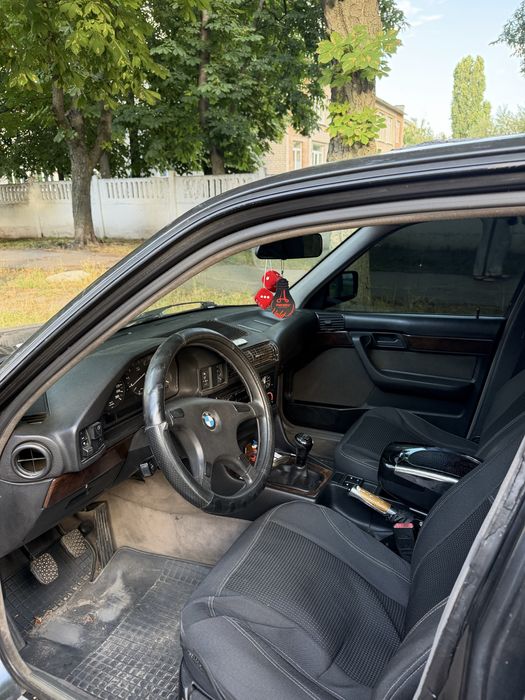 BMW E34 525 1990г