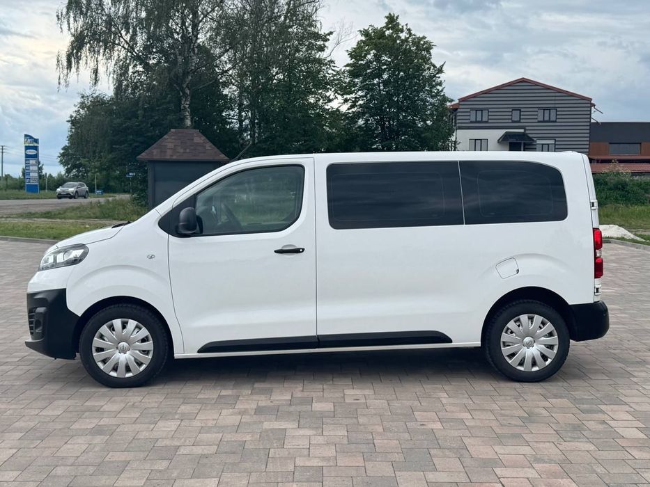 Opel Vivaro 2.0d пасажир 8+1 мість