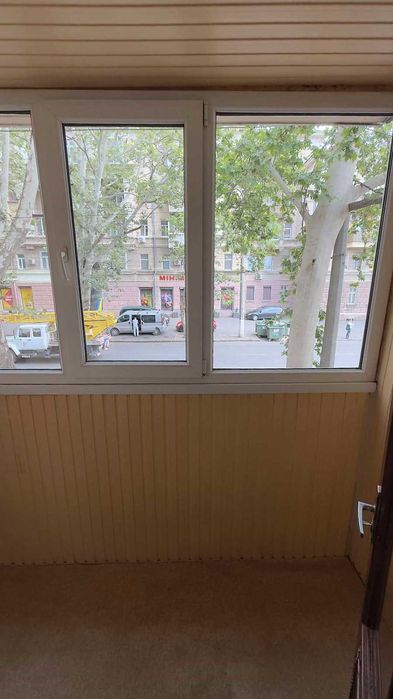 Shev Продам 3-кімнатну квартиру біля центру, вул. Богдана Хмельницького