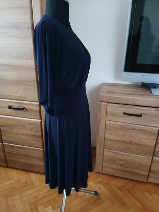 Granatowa sukienka 40 firmy Asos  elegancka