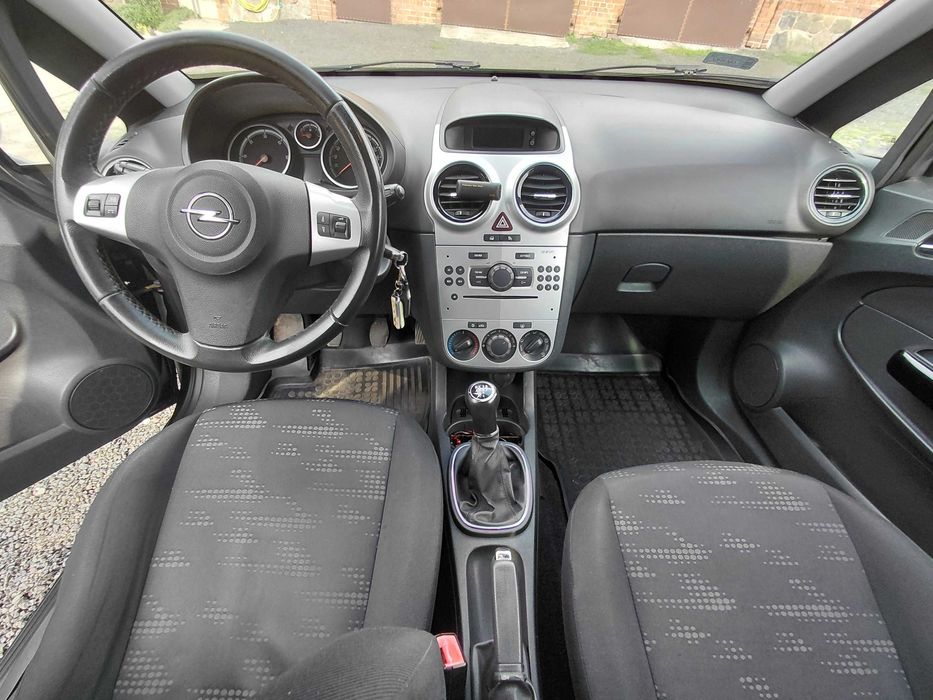 Opel Corsa D 2011