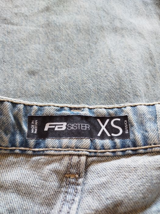 Стильные широкие джинсы с разрезами FB Sister (New Yorker) — XS/S