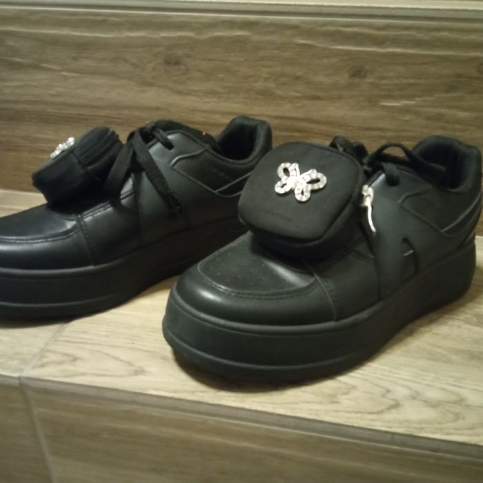 Buty, półbuty, snikersy czarne z Sinsay 36