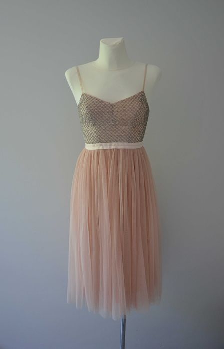 Needle and Thread pudrowa tiulowa sukienka midi koraliki 36 S