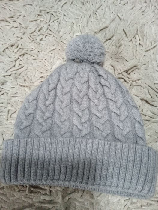 Czapka dziewczęca 100 % wełna Merino.Polecam