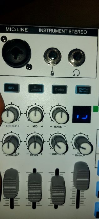 Sound card sn 800. Классная аудиокарта    для прямых трансляций новая