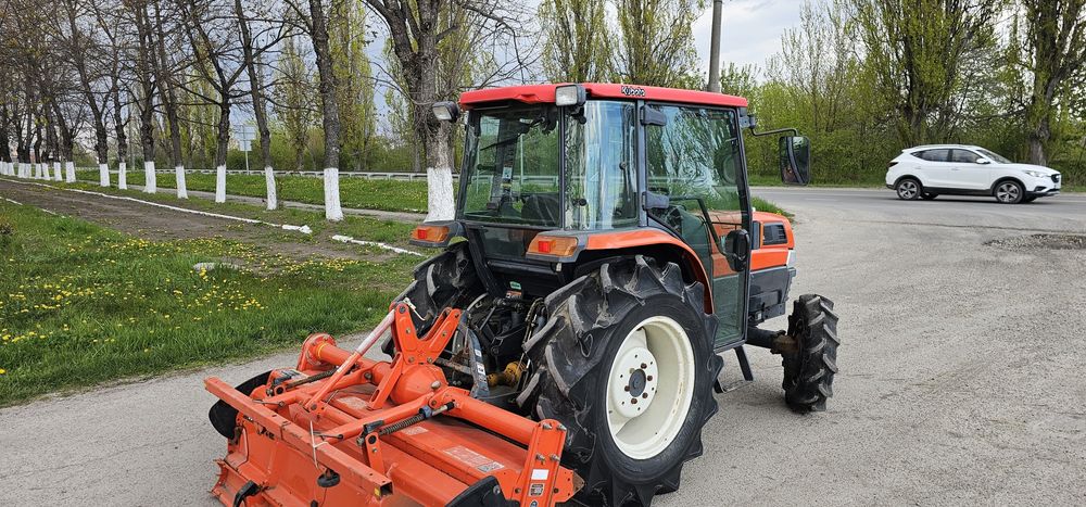 Kubota KL33 Трактор Мінітрактор