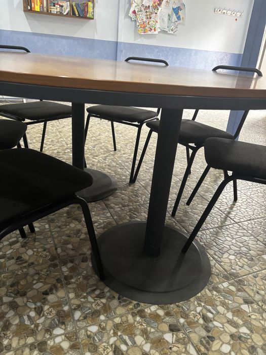 Стіл з натурального дерева