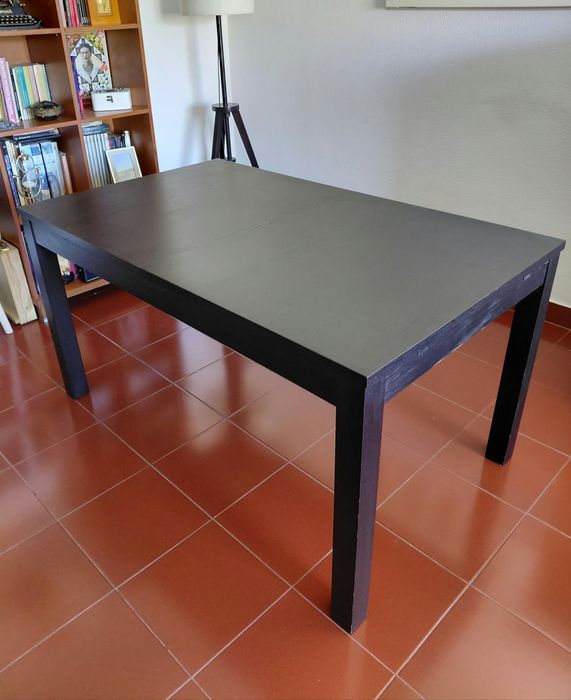 Mesa de refeição + cadeiras