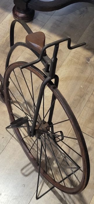 Stary metalowy Bicykl ze stojakiem  65cm