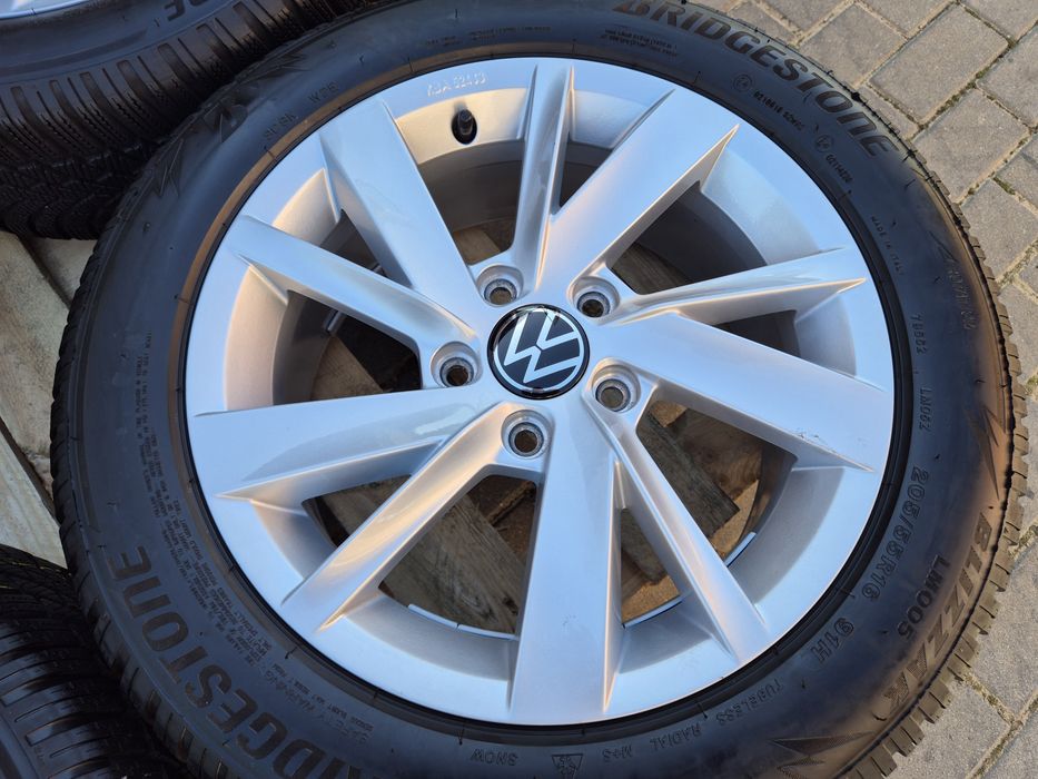 Alufelgi VW Golf 5 6 7 Caddy Jetta Turan  Zimowe 205/55/16 Bridgestone Oryginalne Jak nowe