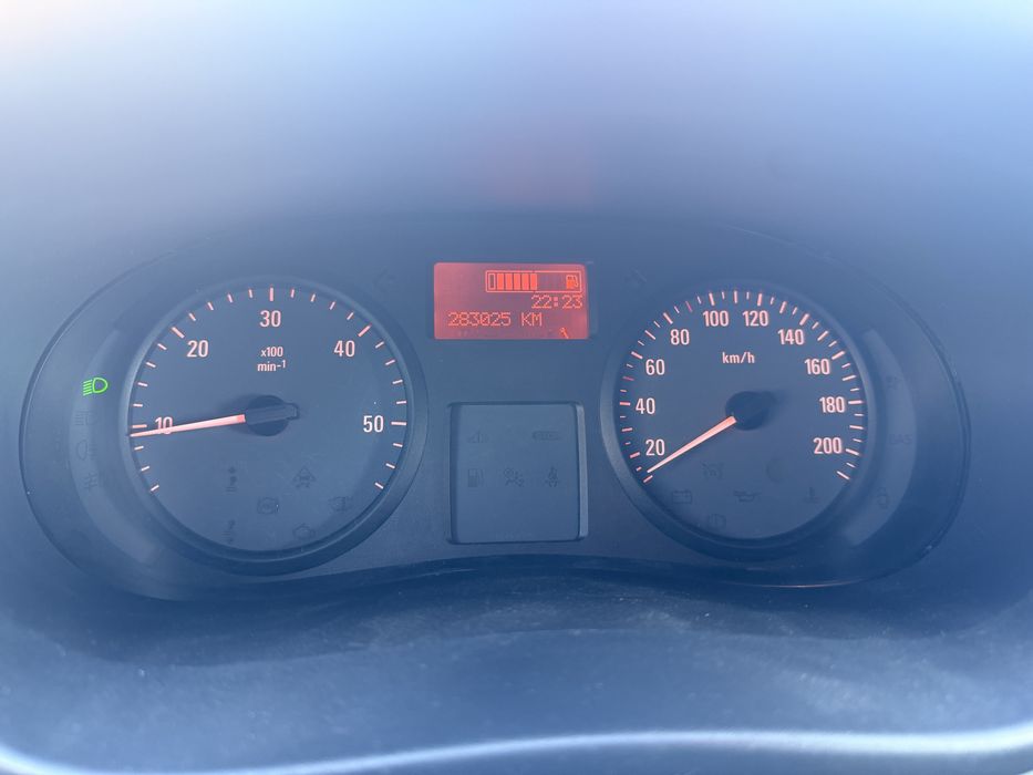 Opel Vivaro 2.5 cdti Long