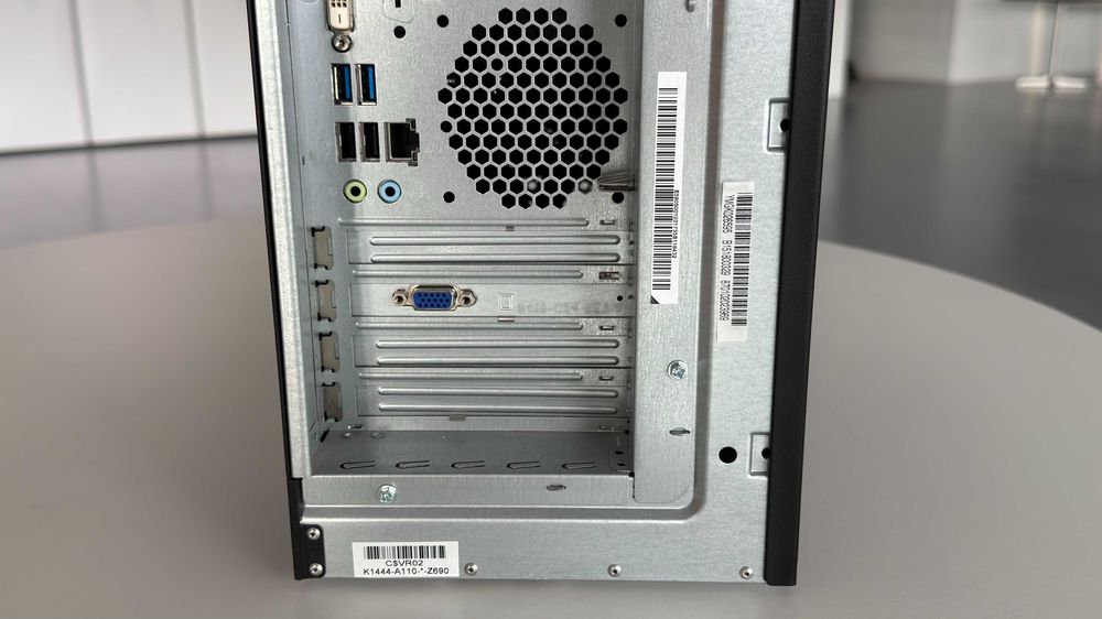 Fujitsu Esprimo P557/E85+ (i5, SSD, Windows 10 Pro)