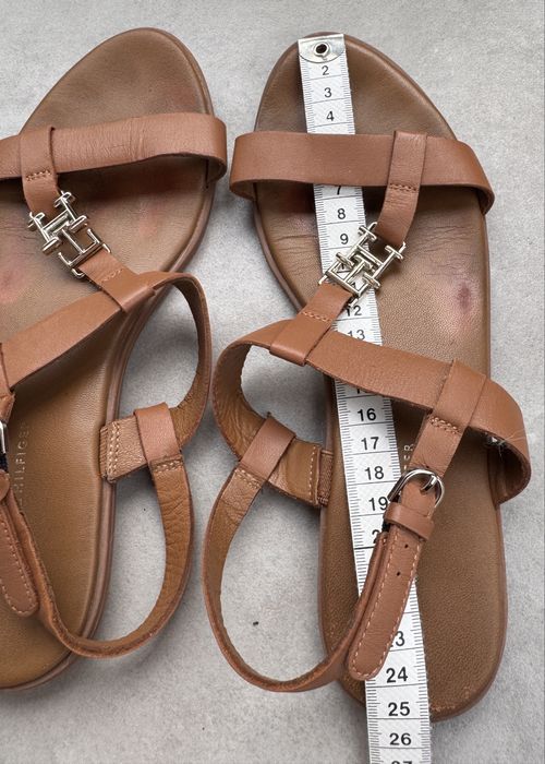 Sandały Tommy Hilfiger – skórzane, brązowe