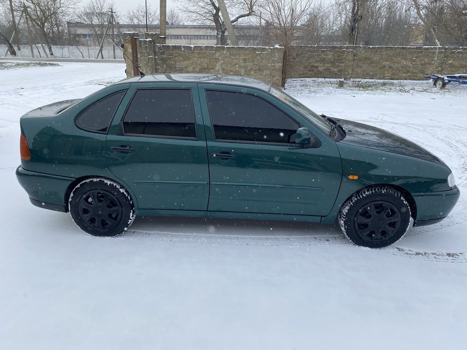 Volkswagen Polo Classic 1.4 бензин 1998 год