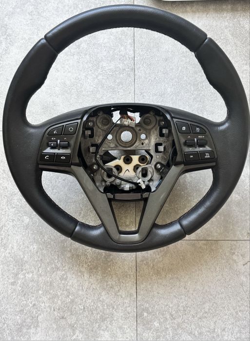 Руль Hyundai Tucson кермо рулевое колесо
