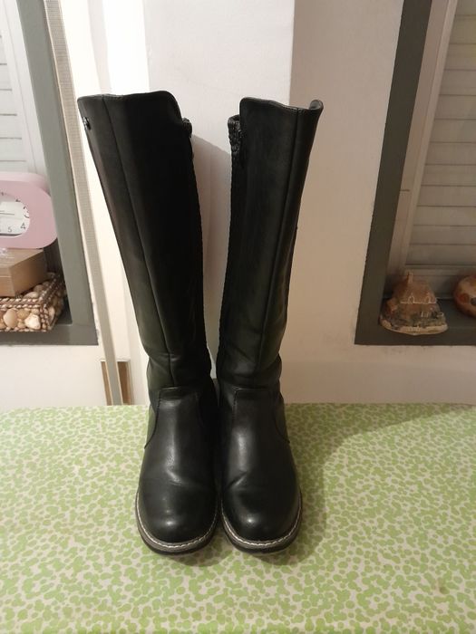 Vendo Botas de Senhora NATURA muito bonitas como novas